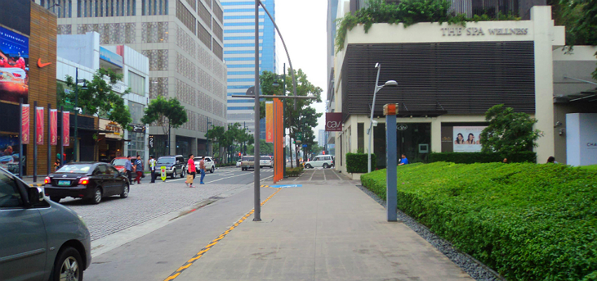 pedestrian friendly street